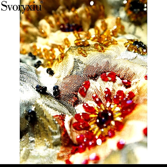 ❤️RESERVED. NWT Stunning Jacket with 3D Hand saw Flowers  Beads. X - Picture 8 of 16